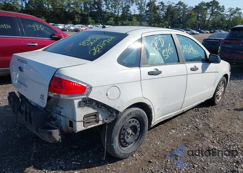 2010 Ford Focus Se z USA, uszkodzony, nr VIN 1FAHP3FN6AW119324